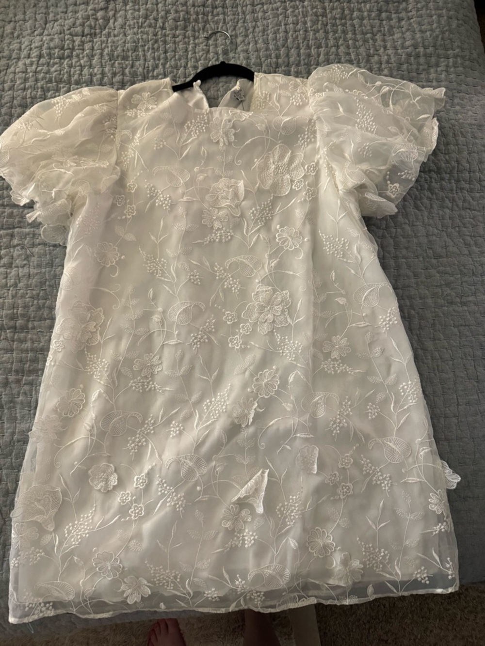 White Floral Embroidered Puff-Sleeve Dress